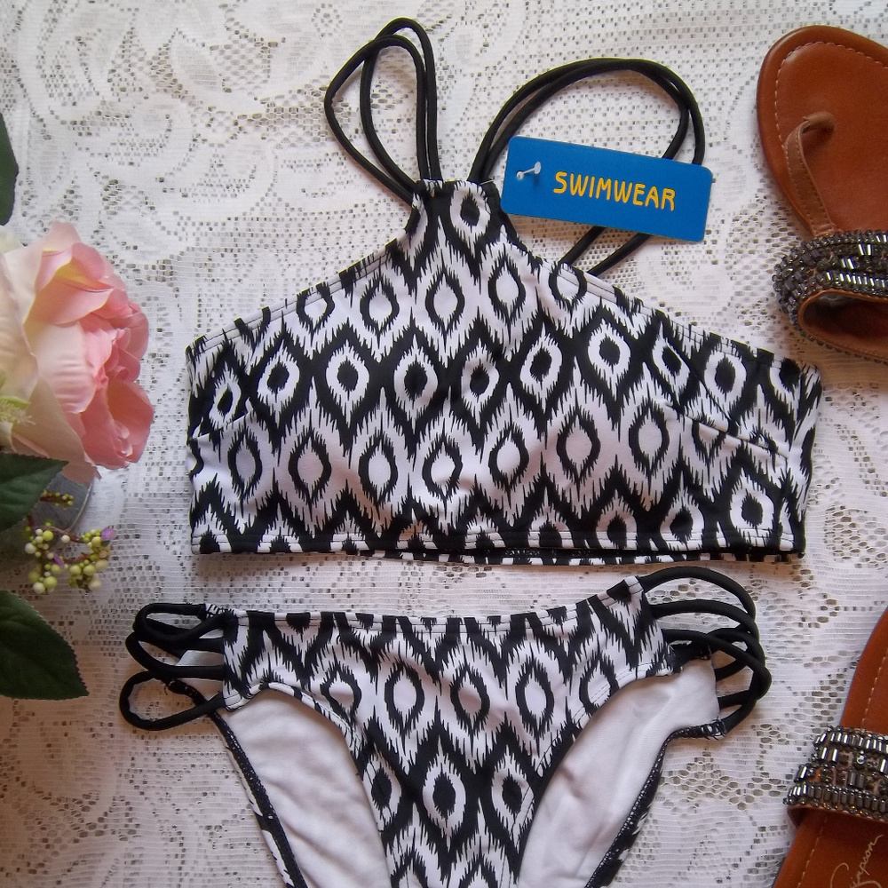 CLEARANCE ITEM Two Piece Bikini NWT - Picture 2 of 7